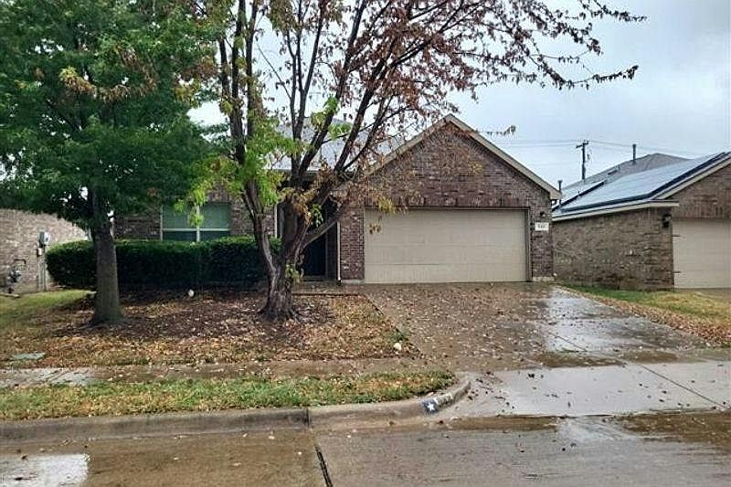 1st image of 548 Drift St