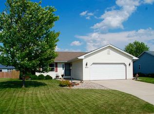 902 Baneberry Dr, Sun Prairie, WI 53590