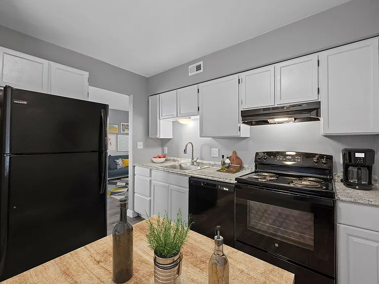Peak 72 Apartments — Photo 14