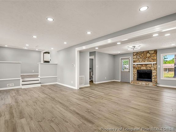 4th image of 7586 Fox Fern Dr