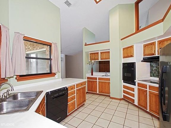 4th image of 613 Tradewinds Dr