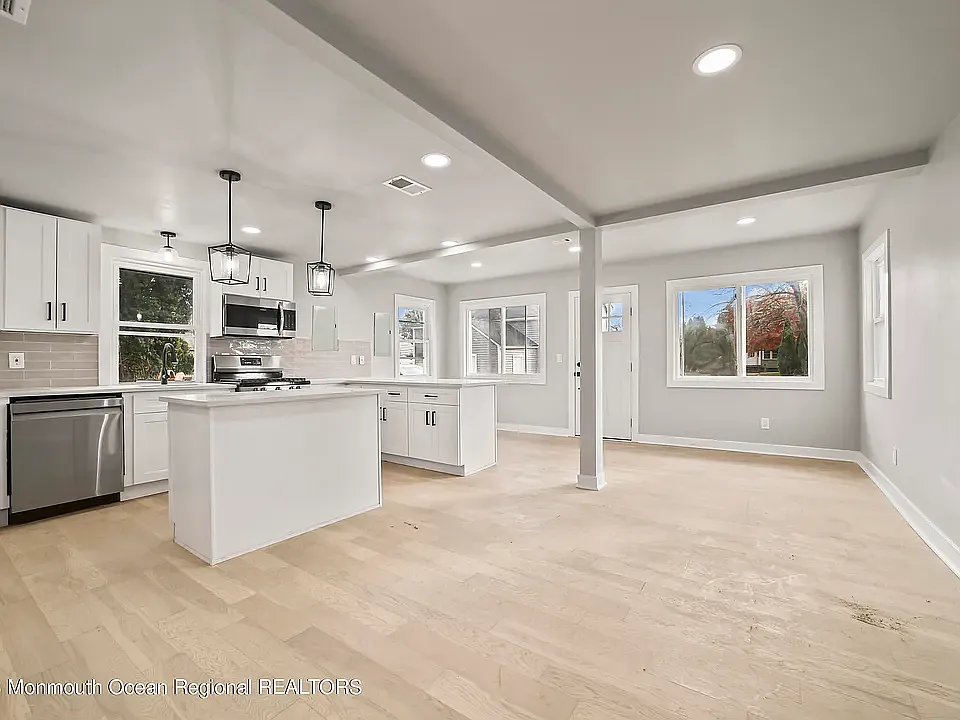 2 bed, 1.5 bath, 980 sqft, $2,950 — Photo 1