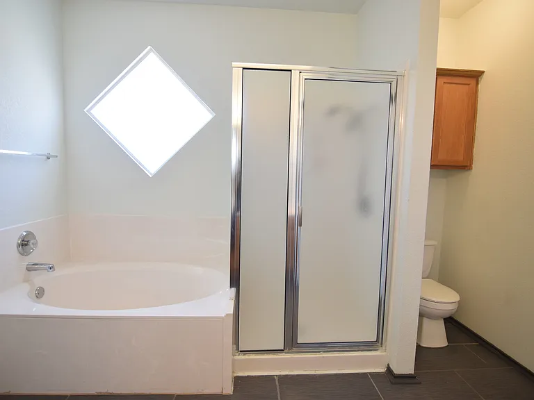 4903 Golden Gate Dr — Photo 26