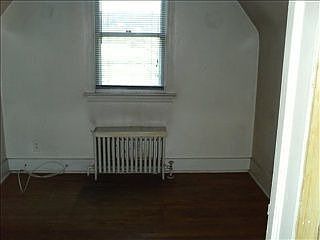 2nd image of 146 Chapman Dr