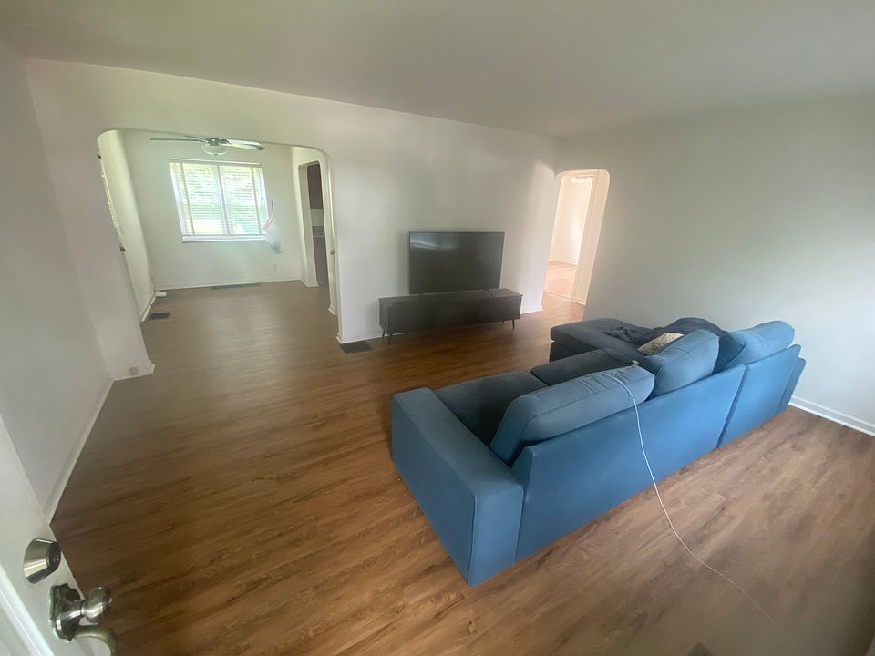 2nd image of 9635 Conklin Rd