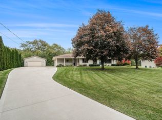 2738 Beeline Rd, Holland, MI 49424