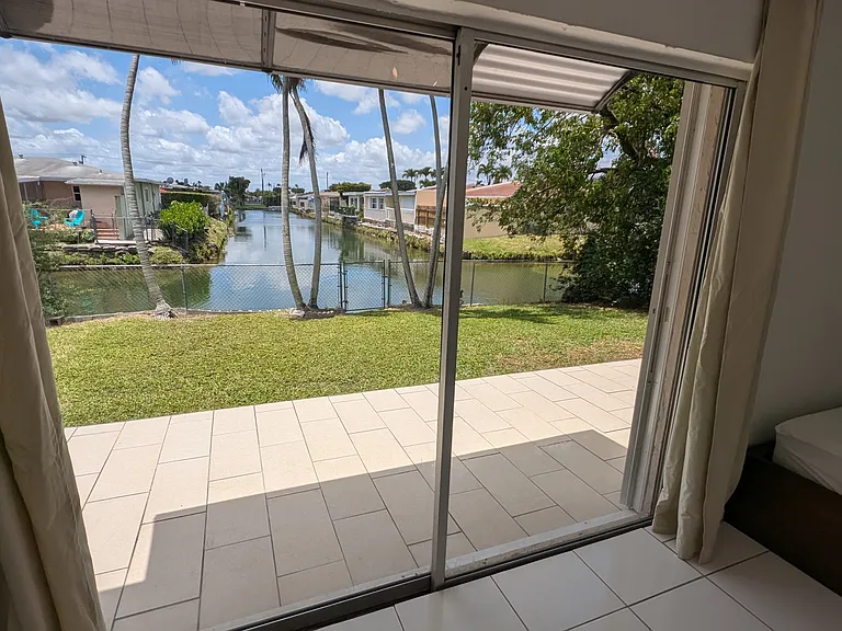 2020 SW 100th Ave #C6 — Photo 8