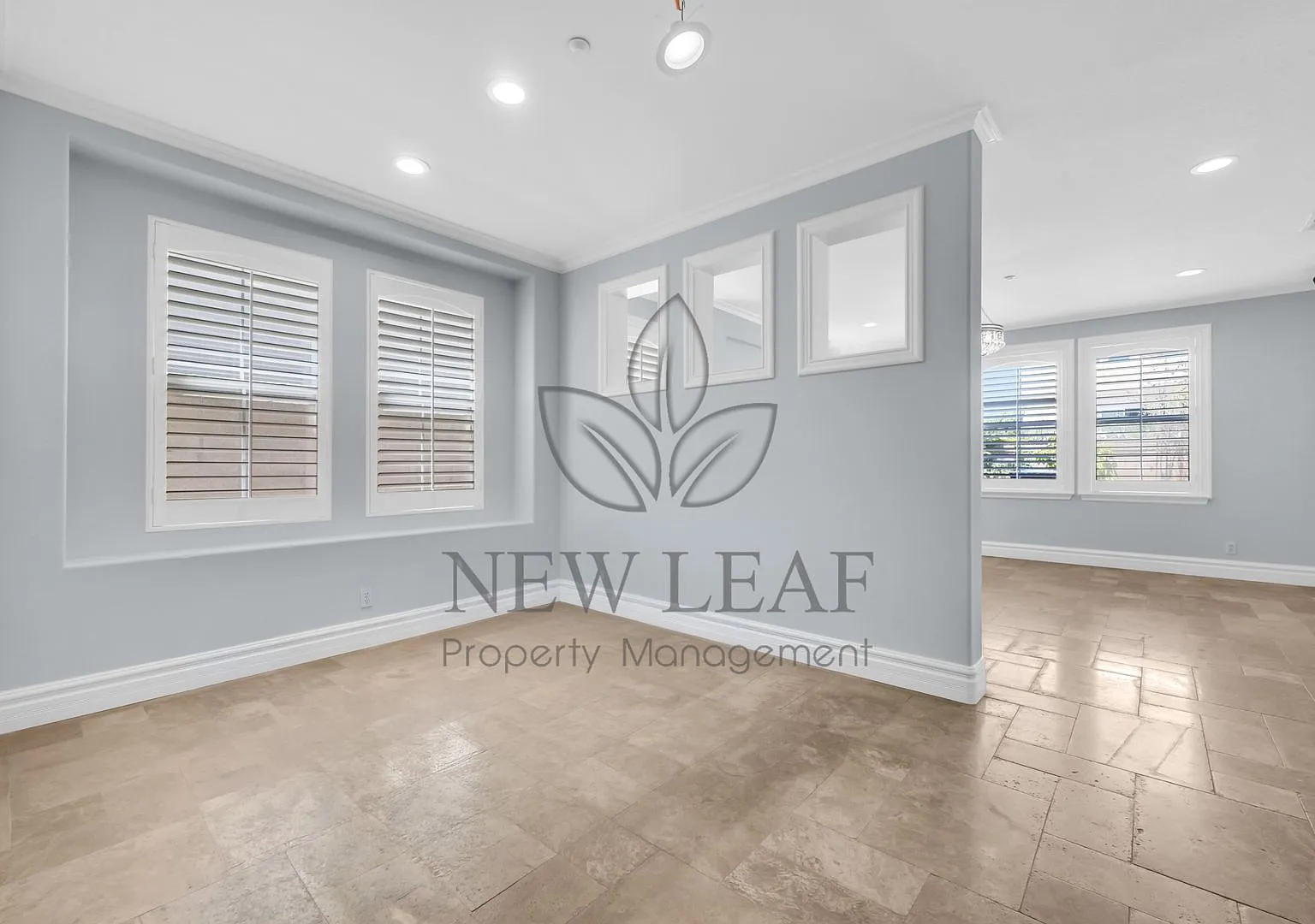 Stunning 4 Bedroom In Huntington Beach — Photo 2