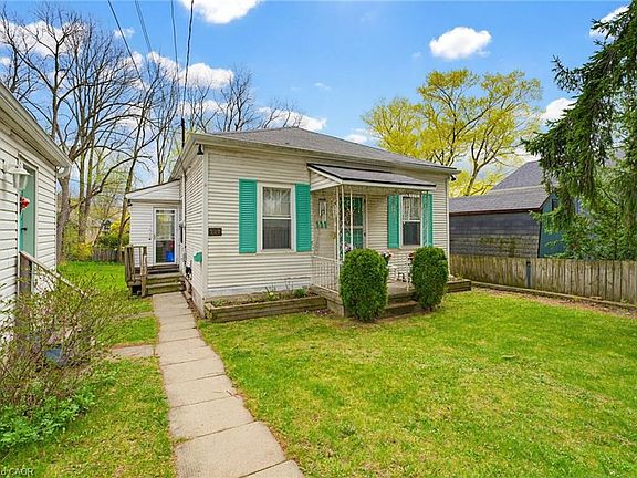 4th image of 111 Sydenham St