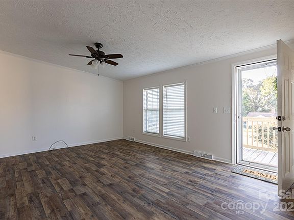 5th image of 1520 Yellowstone Ct