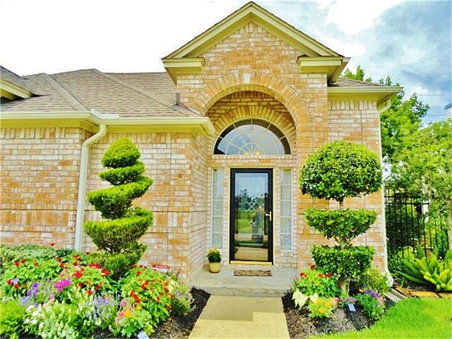 1st image of 2616 Country Club Dr