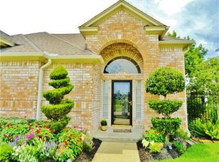 2616 Country Club Dr, Pearland, TX 77581