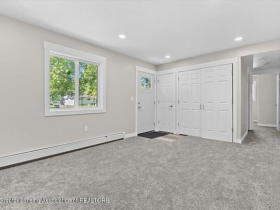 5th image of 1320 Pompton Cir