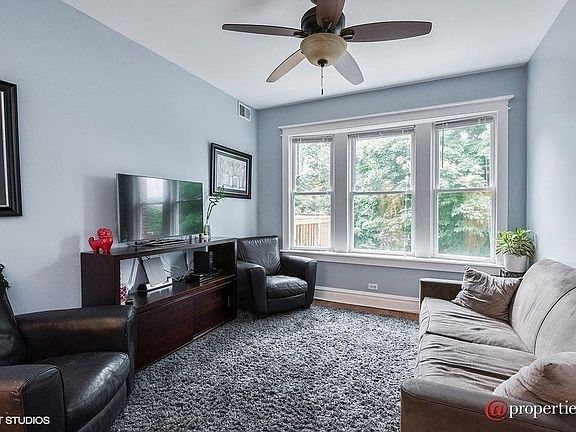 4th image of 2340 W Cullom Ave #2