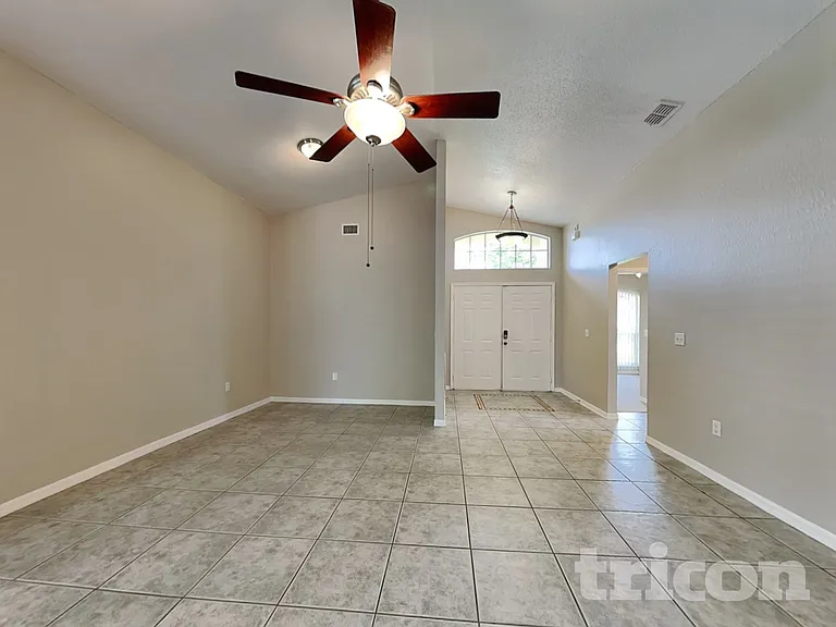 7641 Manor Dr — Photo 3