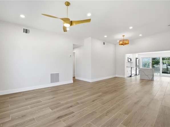 8336 Lagoon RD, FORT MYERS BEACH, FL 33931