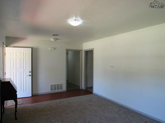 2nd image of 2705 Chase Dr