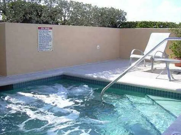 2475 Brickell Ave #709 — Photo 4