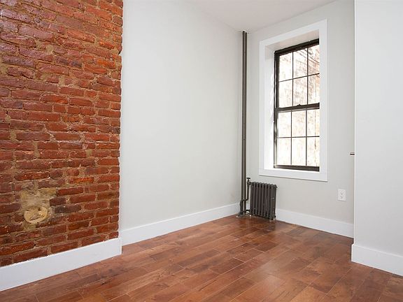 426_Menahan_St__1_(6_of_28)