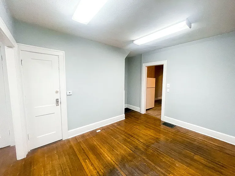 710-712 N Bosart Ave — Photo 10