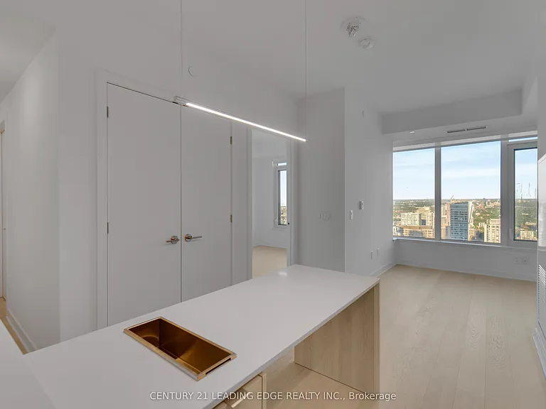 11 Yorkville Ave #3810 — Photo 24