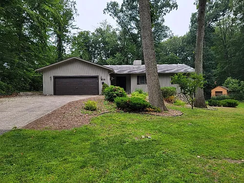 978 Sycamore Dr Photo 1