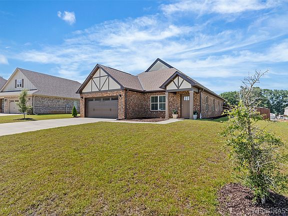 2nd image of 105 Hunters Hill Way