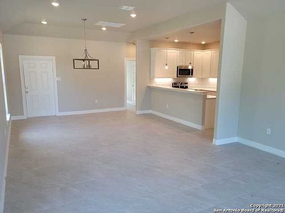 3rd image of 2538 Spur Dr