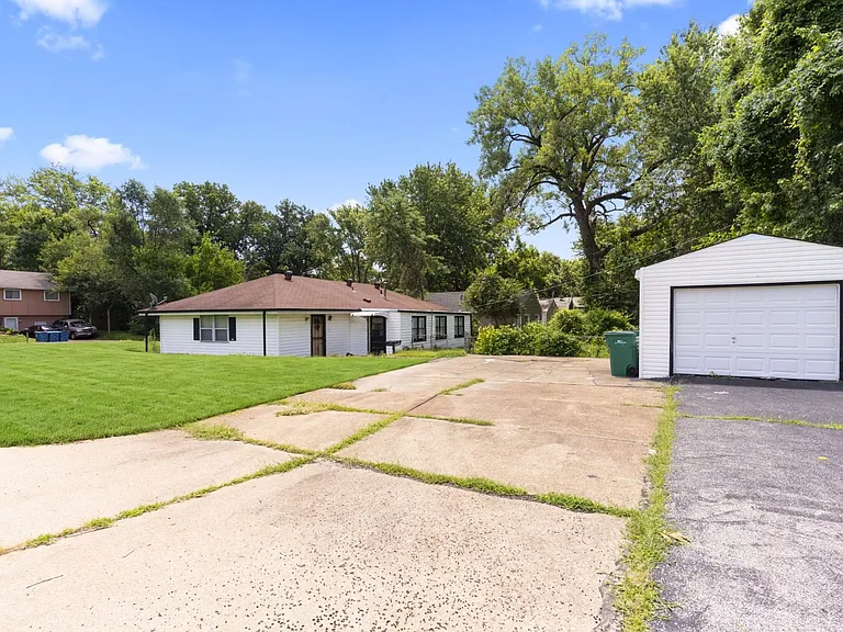9835 Winkler Dr — Photo 19