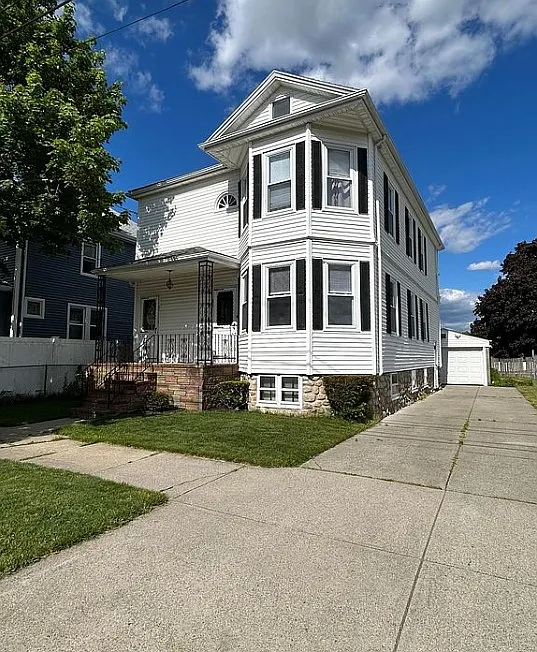 82 Milford St #2