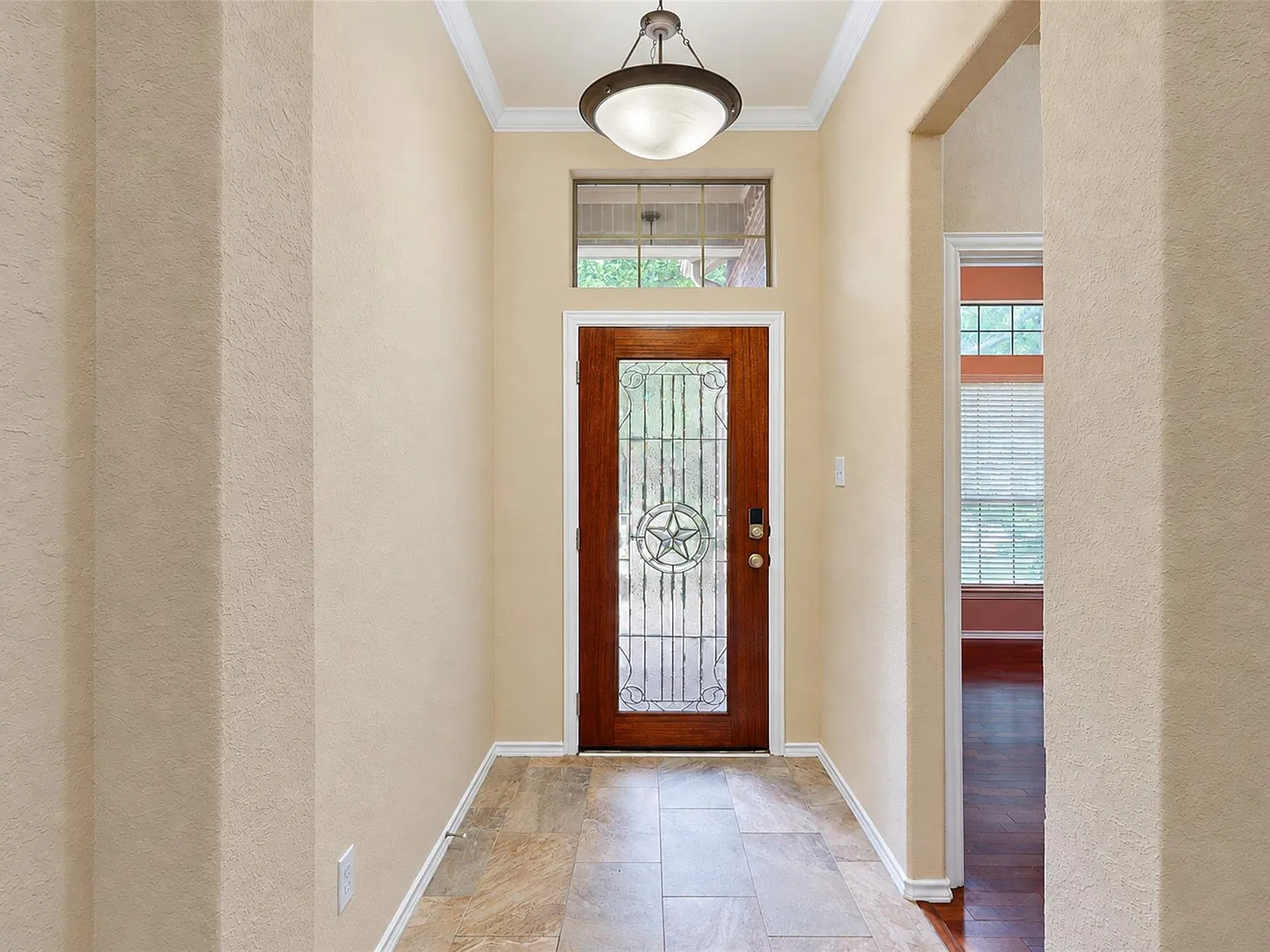 3 bed, 2.5 bath, 2300 sqft, $3,600 — Photo 2