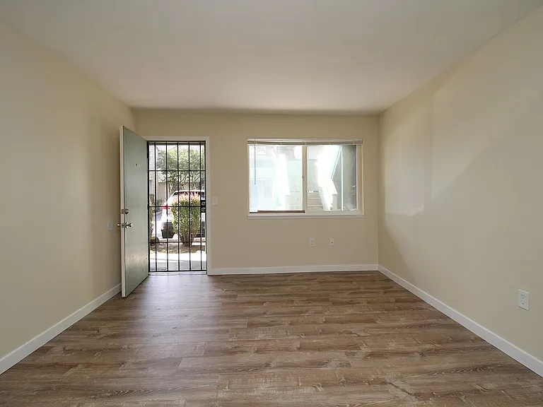 131 - 149 SE 151st Avenue Ascot Fir — Photo 23