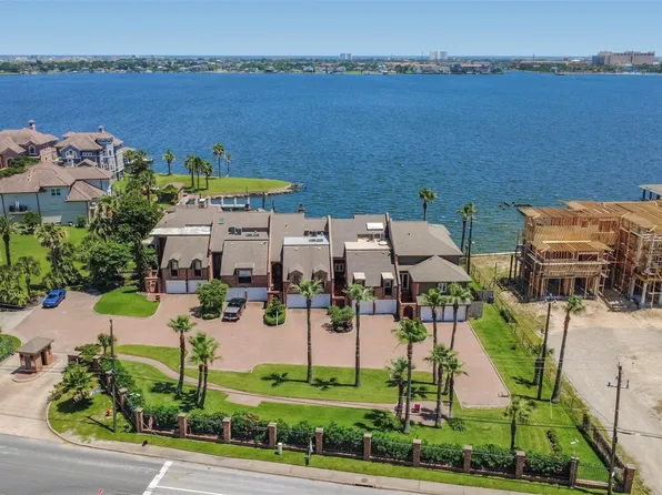 7109 Broadway St, Galveston, TX 77554