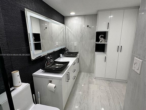 3rd image of 3300 NE 192nd St APT 311