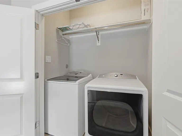 2403 Everett St #A — Photo 22