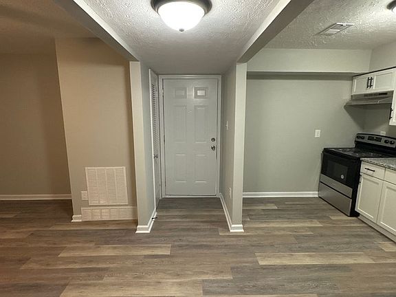 5th image of 201 Lakeshore Dr #2