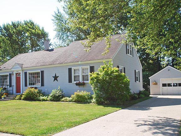 2nd image of 3542 Barker St