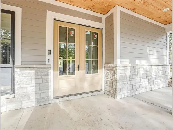7240 Linden St, Prairie Village, KS 66208