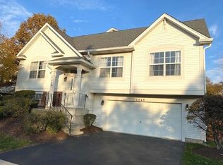 7249 S Flagg Creek Dr, Indian Head Park, IL 60525
