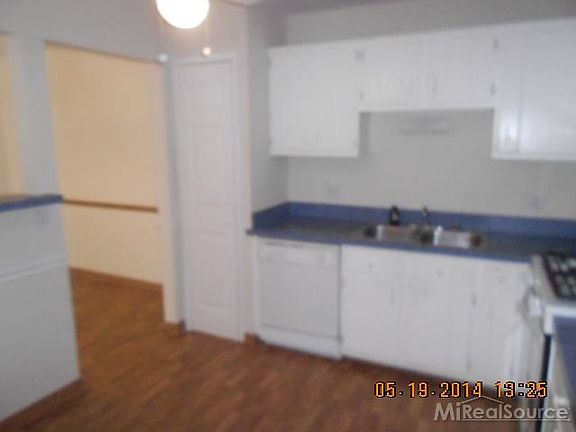 3rd image of 38891 Golfview Dr