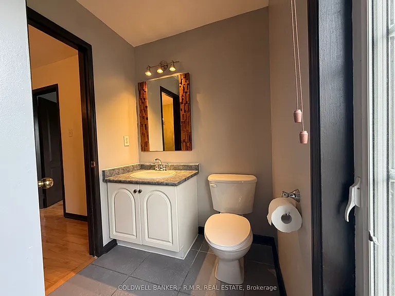 75 Margaret Graham Cres — Photo 16