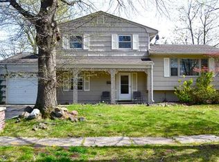 7 Jade Pl, Iselin, NJ 08830