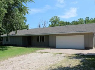 6 N Terry Ln, Hutchinson, KS 67501