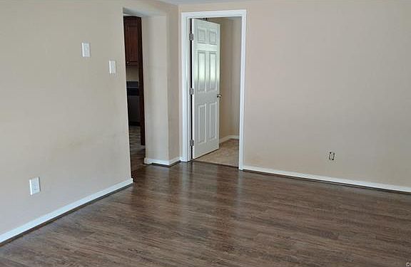 4th image of 2705 Danville St
