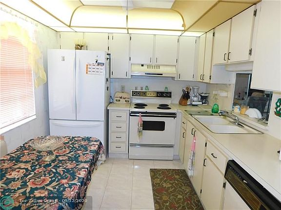 5th image of 441 SE 3rd St APT 404