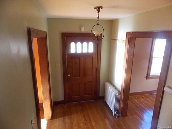 4th image of 49 Winslow Pl