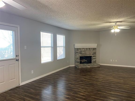 5th image of 1510 Coral Reef Ln