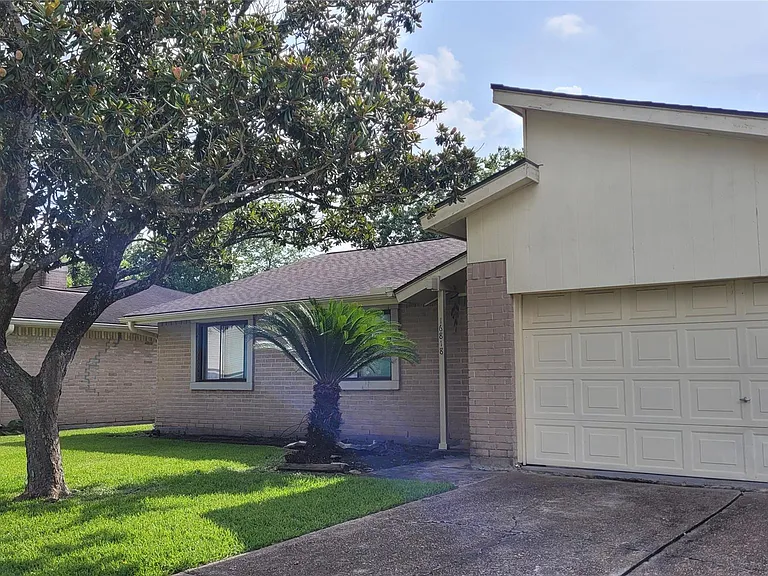 16818 Dutch Ridge Dr — Photo 1