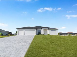 1438 NW 38th Pl, Cape Coral, FL 33993