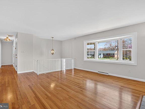 3rd image of 7716 Ontario Rd